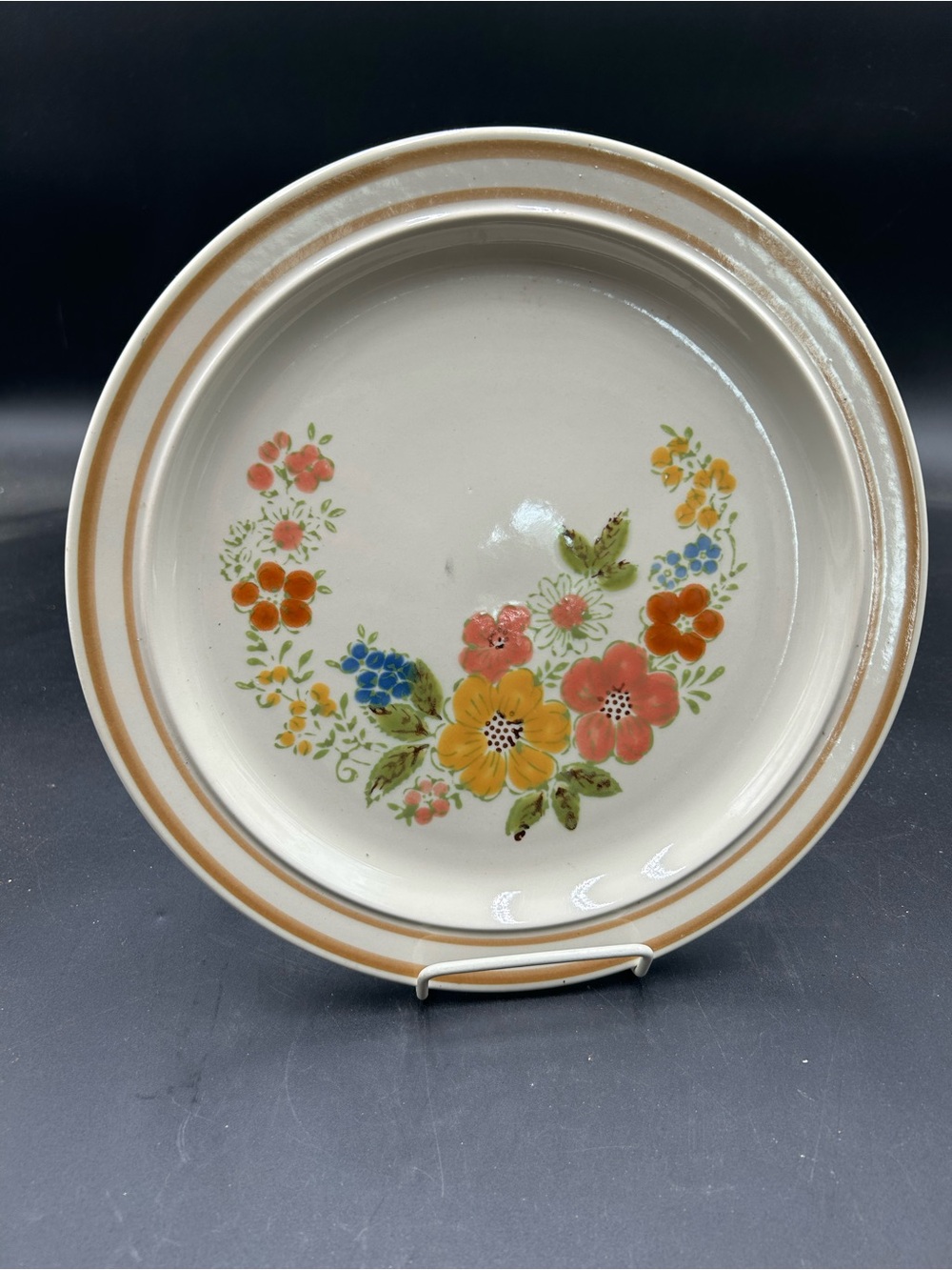 Sweet Flower Floral stoneware Dinner Plate in Cream with Yellow & Coral Flowers